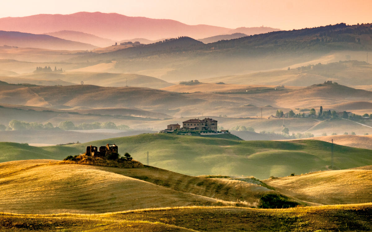 Tuscany Farmland with Villas and Villages